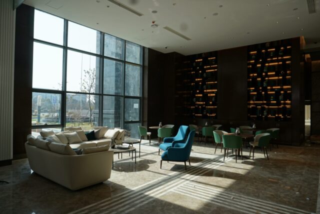 ジンジャンメトロポロホテル